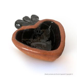 Mezcalero de barro en forma de corazón
